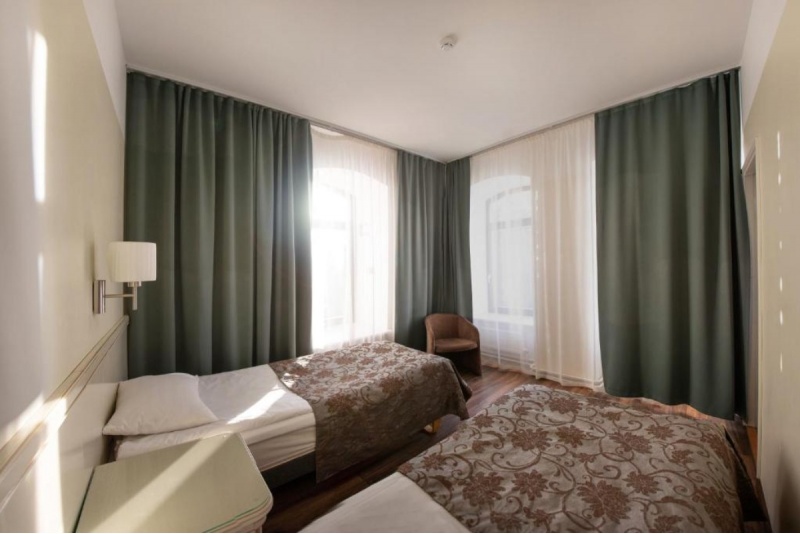 Романтическая ночь на окраине Старого города Таллина в Hotel St.Barbara