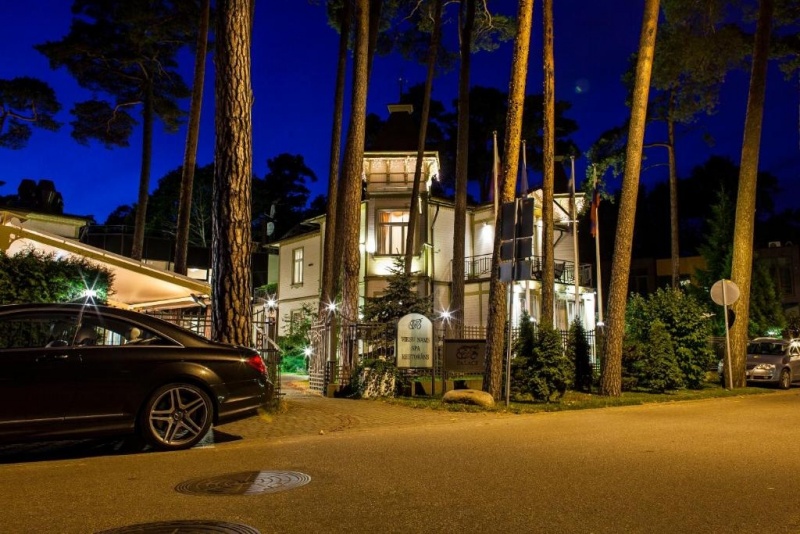Ночевка в элегантном номере «Изумруд» в отеле "TB Hotel & SPA"