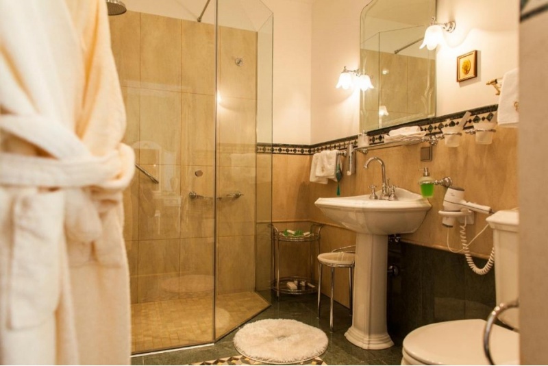 Ночевка в элегантном номере «Изумруд» в отеле "TB Hotel & SPA"
