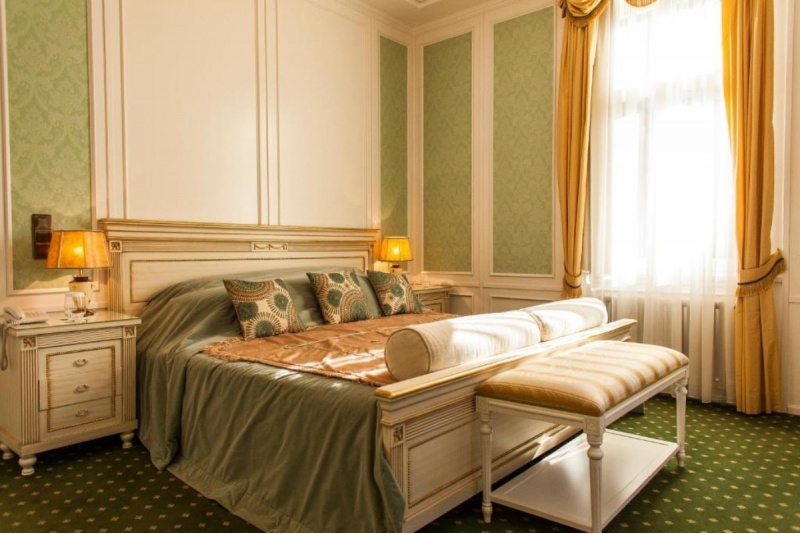 Ночевка в элегантном номере «Изумруд» в отеле "TB Hotel & SPA"