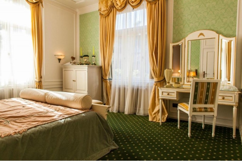 Ночевка в элегантном номере «Изумруд» в отеле "TB Hotel & SPA"