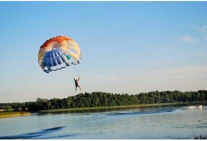 Paraseilamine - lend langevarjuga üle Anykščiais järve