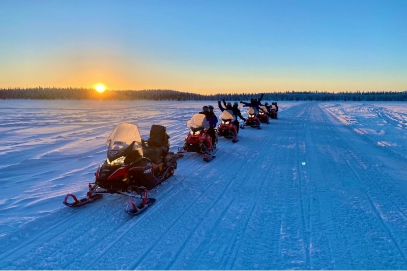 Mootorsaanisafari tähtede säras