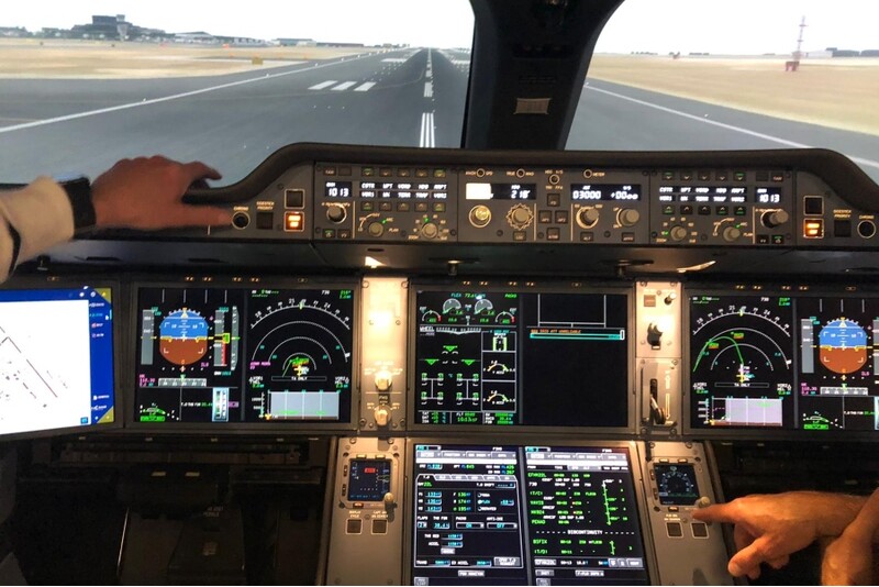 Все как в настоящем самолете - симулятор полета AIRBUS A330.
