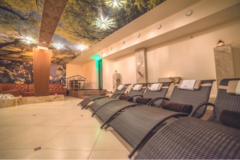 Tervistav puhkus merevaatega + SPA ja õhtusöök „SPA Amber Palace“