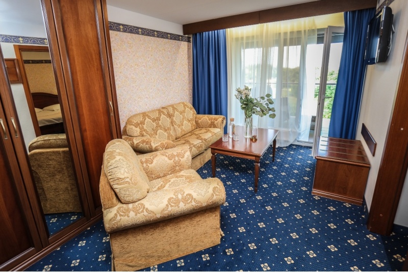 Tervistav puhkus merevaatega + SPA ja õhtusöök „SPA Amber Palace“