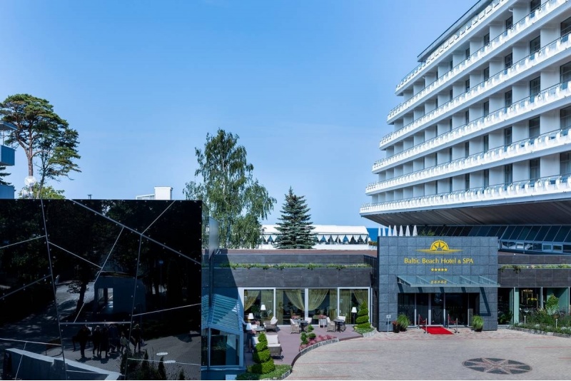 Посещение водного центра Baltic Beach Hotel & SPA «Sea Wellness» для семьи