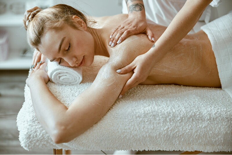Классический массаж для женщин в студии AnaBliss Massage