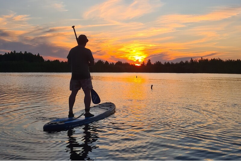 Закат на SUP-доске в болоте Кемери с "Fab Adventures"