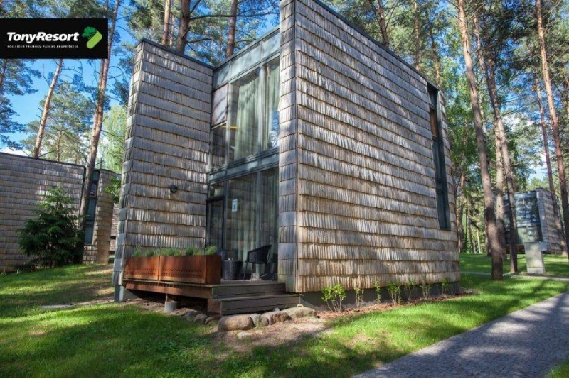 Ночь с ужином для семьи в «TonyResort»