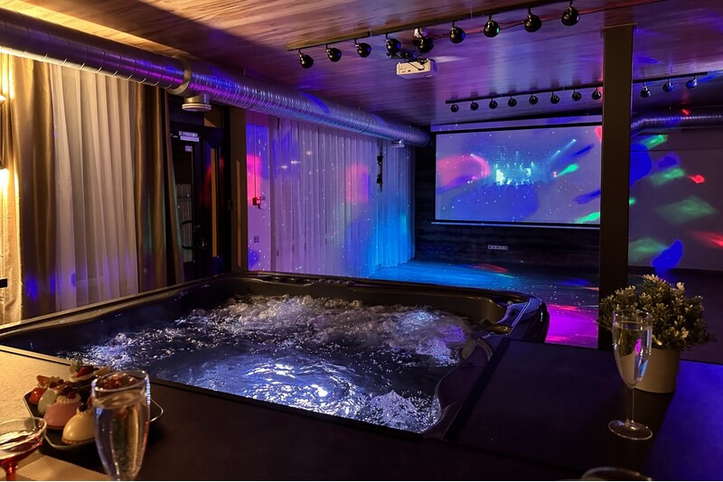 Eksklusiivne ööbimine SPA-puhkusega "Skyhouse SPA Cinema"