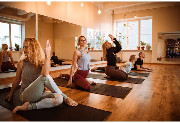Занятие йогой в Aurora Yoga Studio в Таллинне