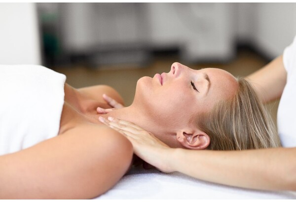 Relax-массаж лица, головы, зоны декольте и рук в студии AnaBliss Massage