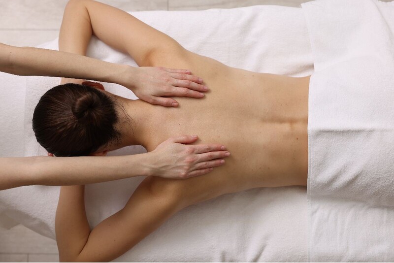 Массаж спины в студии AnaBliss Massage
