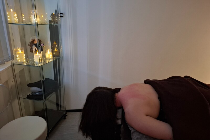 Массаж спины в студии AnaBliss Massage