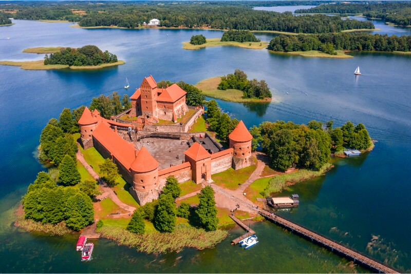 Lend kuumaõhupalliga Trakai kohal