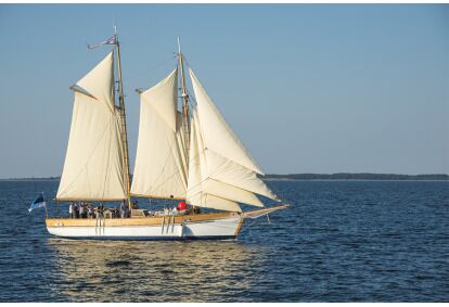 Pika purjelaevareisi kogemus Hiiumaa vetes purjelaevaga Lisette või HiiuIngel
