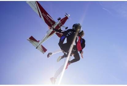 Тандемный прыжок с парашютом с высоты 4000 м