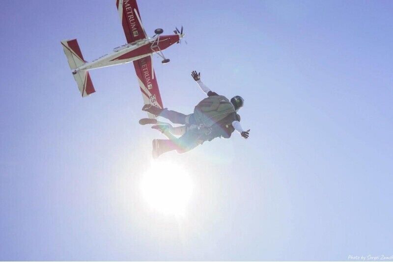 Прыжок в тандеме с парашютом с высоты 4000 м с видеозаписью