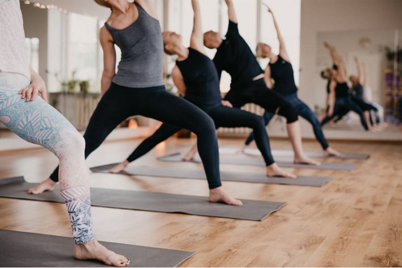 Занятие йогой в Aurora Yoga Studio в Таллине