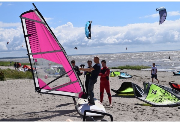 Обучение виндсерфингу от Surf Center в Пярну