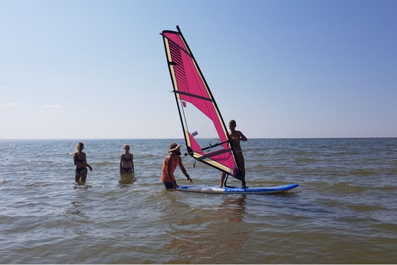 Обучение виндсерфингу от Surf Center в Пярну