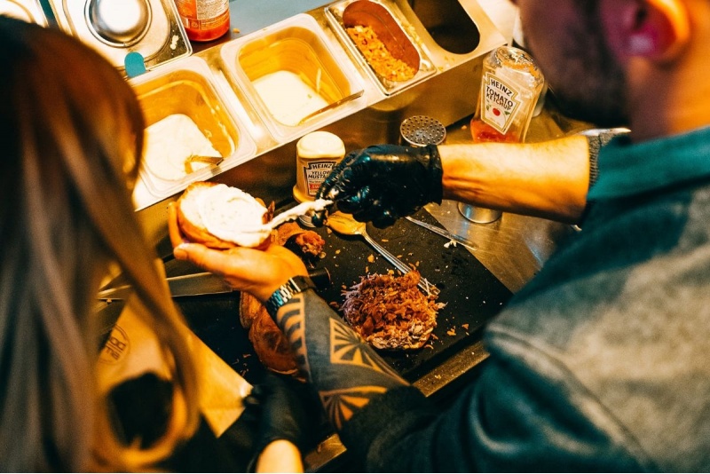 Популярное обеденное комбо Food Coma Hit-Kit для двоих в Тарту